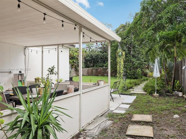260 NW 133rd St, North Miami FL 33168