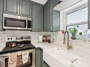 260 NW 133rd St, North Miami FL 33168