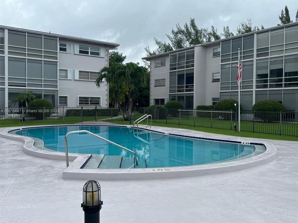 700 Layne Blvd 124, Hallandale Beach FL 33009