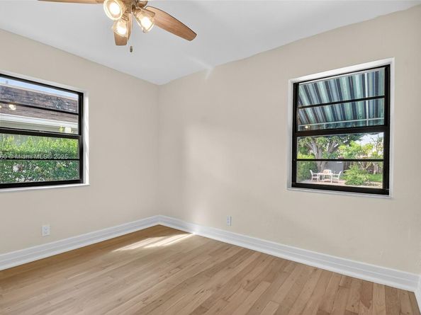 1027 S Palmway, Lake Worth FL 33460