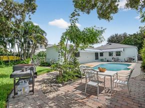 1027 S Palmway, Lake Worth FL 33460
