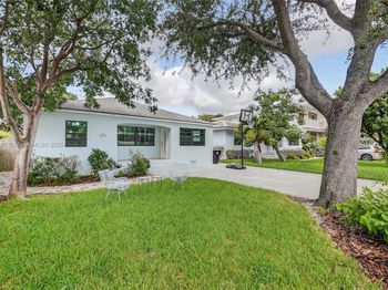 1027 S Palmway