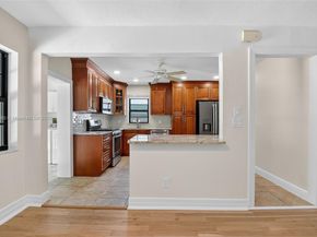 1027 S Palmway, Lake Worth FL 33460