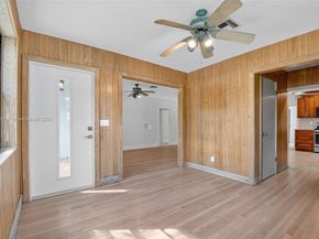 1027 S Palmway, Lake Worth FL 33460
