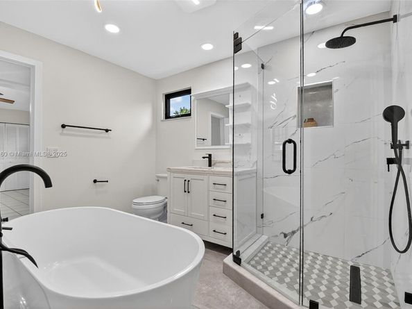1027 S Palmway, Lake Worth FL 33460