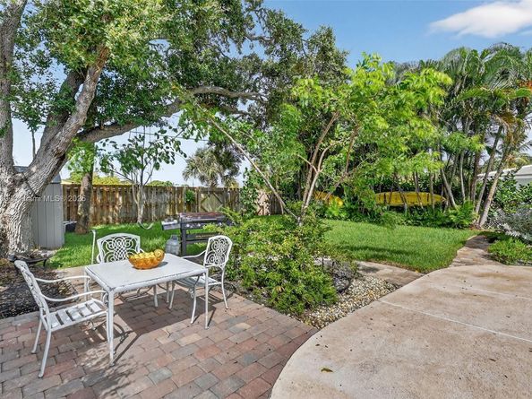 1027 S Palmway, Lake Worth FL 33460
