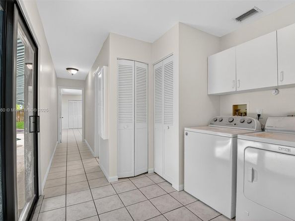 1027 S Palmway, Lake Worth FL 33460
