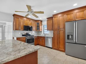 1027 S Palmway, Lake Worth FL 33460