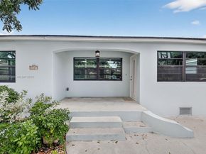 1027 S Palmway, Lake Worth FL 33460