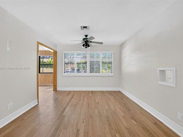 1027 S Palmway, Lake Worth FL 33460