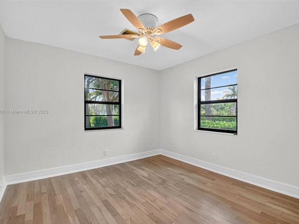 1027 S Palmway, Lake Worth FL 33460