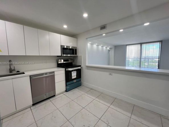 13499 Biscayne Blvd 1405, North Miami FL 33181