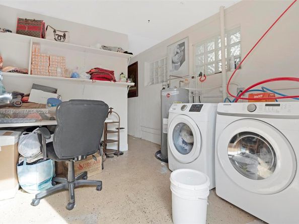 Undisclosed Address #A11496698, West Palm Beach FL 33405