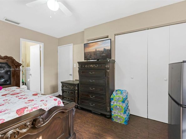 Undisclosed Address #A11496698, West Palm Beach FL 33405