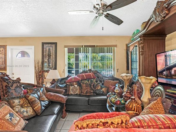 Undisclosed Address #A11496698, West Palm Beach FL 33405