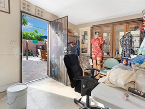 Undisclosed Address #A11496698, West Palm Beach FL 33405