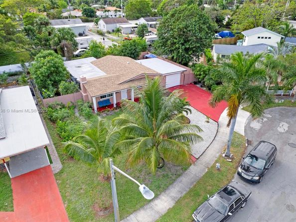 Undisclosed Address #A11496698, West Palm Beach FL 33405