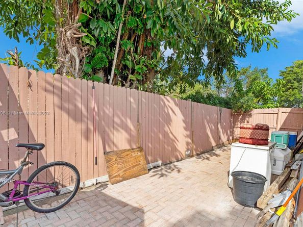 Undisclosed Address #A11496698, West Palm Beach FL 33405