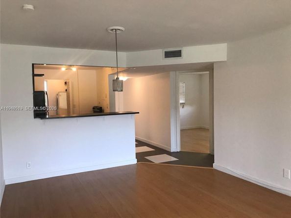 8040 N Colony Cir N 101, Tamarac FL 33321