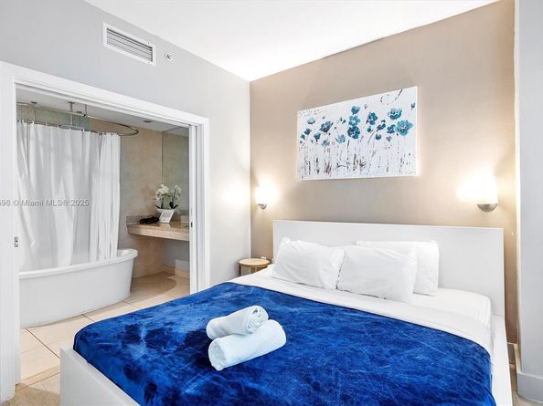 1036 Ocean Dr B205, Miami Beach FL 33139