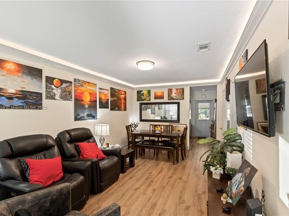 2530 SW 27th St, Miami FL 33133
