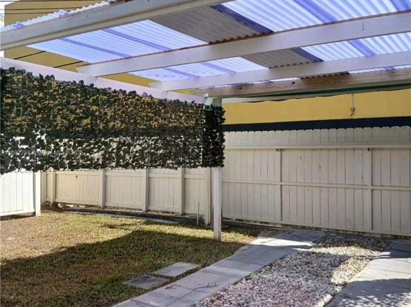 2530 SW 27th St, Miami FL 33133