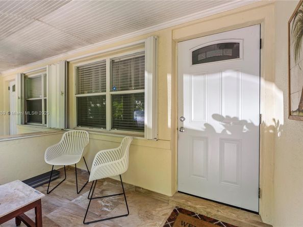 2530 SW 27th St, Miami FL 33133
