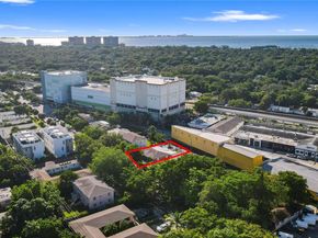2530 SW 27th St, Miami FL 33133