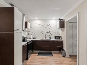 2530 SW 27th St, Miami FL 33133