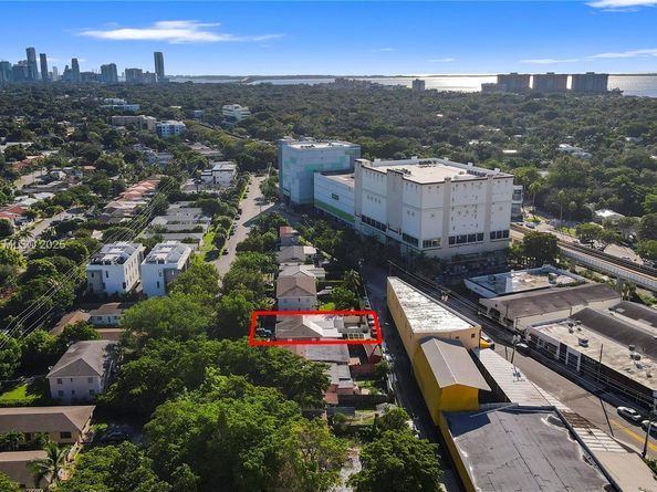 2530 SW 27th St, Miami FL 33133