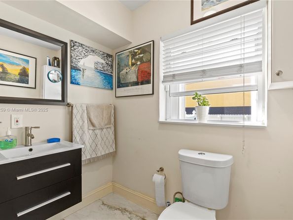 2530 SW 27th St, Miami FL 33133