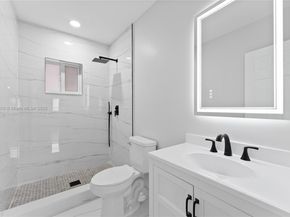 7021 SW 12th St, Pembroke Pines FL 33023