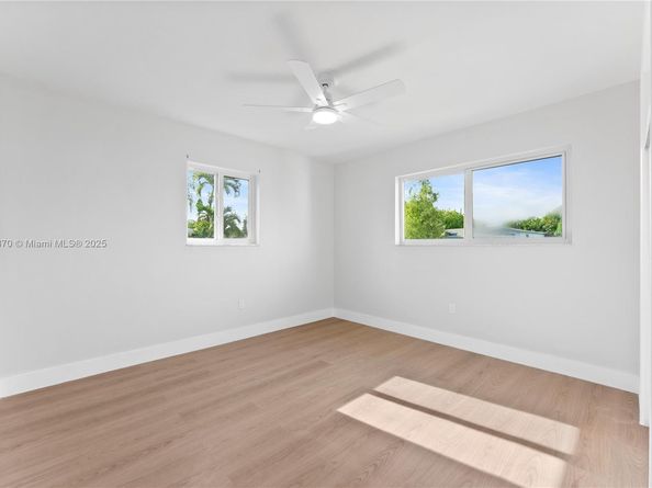 7021 SW 12th St, Pembroke Pines FL 33023