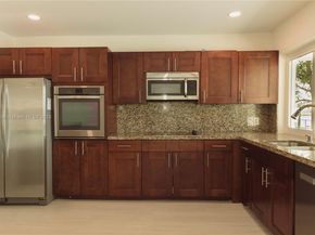 2255 NE 207th St, Miami FL 33180