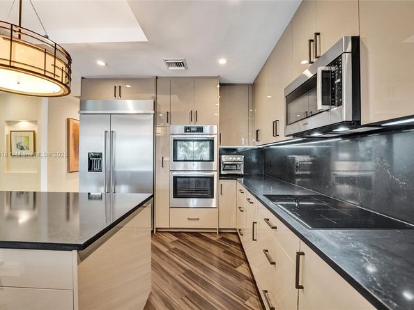 516 Hendricks Isle 2C, Fort Lauderdale FL 33301