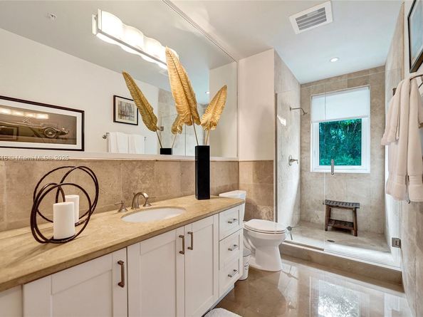 516 Hendricks Isle 2C, Fort Lauderdale FL 33301