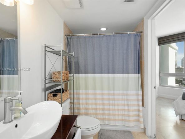 350 S Miami Ave 1410, Miami FL 33130