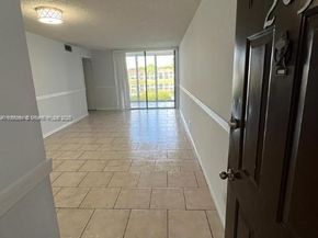 212 Lake Pointe Dr 205, Oakland Park FL 33309