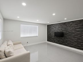 320 W 13th St, Hialeah FL 33010