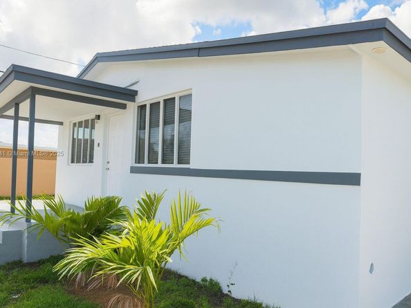 320 W 13th St, Hialeah FL 33010