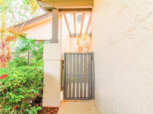 5289 Fairway Woods Dr 2911, Delray Beach FL 33484