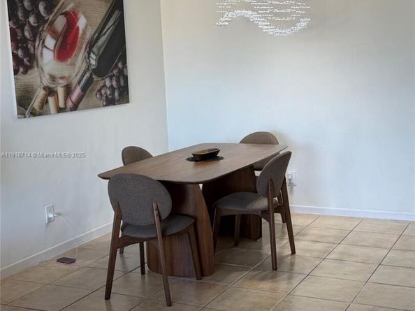 8411 NW 8th St 405, Miami FL 33126