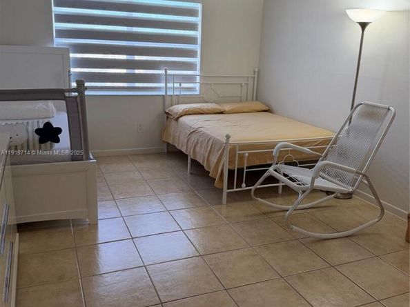 8411 NW 8th St 405, Miami FL 33126