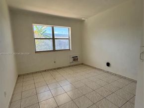 800 83rd St, Miami Beach FL 33141