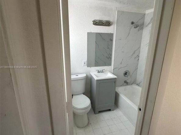 407 NW 84th St 407, Miami FL 33150