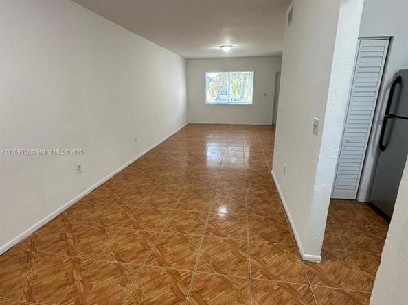407 NW 84th St 407, Miami FL 33150