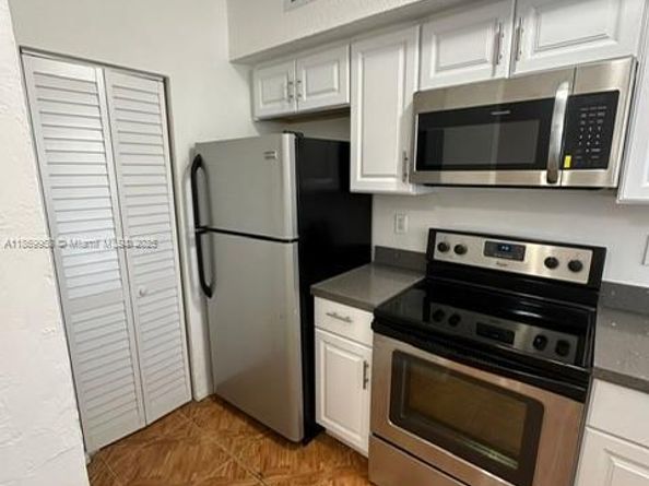 407 NW 84th St 407, Miami FL 33150