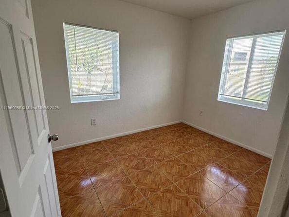 407 NW 84th St 407, Miami FL 33150