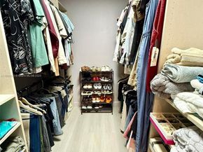 6169 NW 170th Ter, Hialeah FL 33015