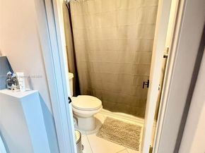 6169 NW 170th Ter, Hialeah FL 33015